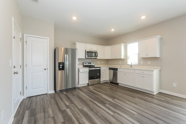 Building Photo - 613 Knightsbridge Ln