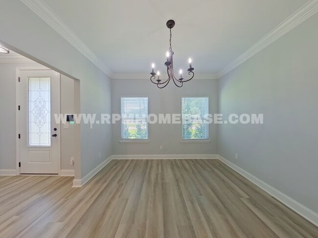 Building Photo - Elegant, 4 Bed, 3.5 bath Nearly New & Move-In Ready in Shalimar