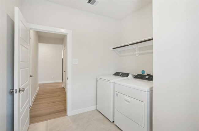 Building Photo - 1567 King Rnch Rd