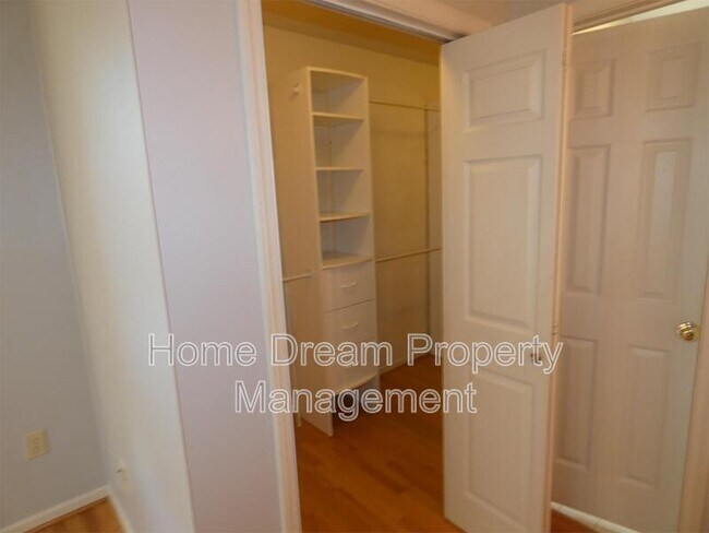 Building Photo - 2623 Van Buren St