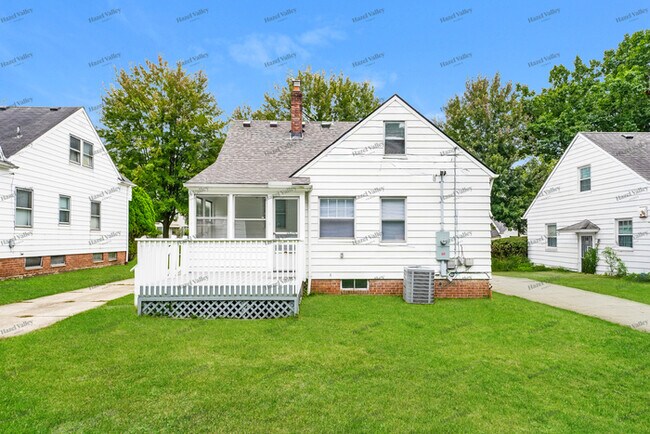 Building Photo - 17401 Maple Heights Blvd