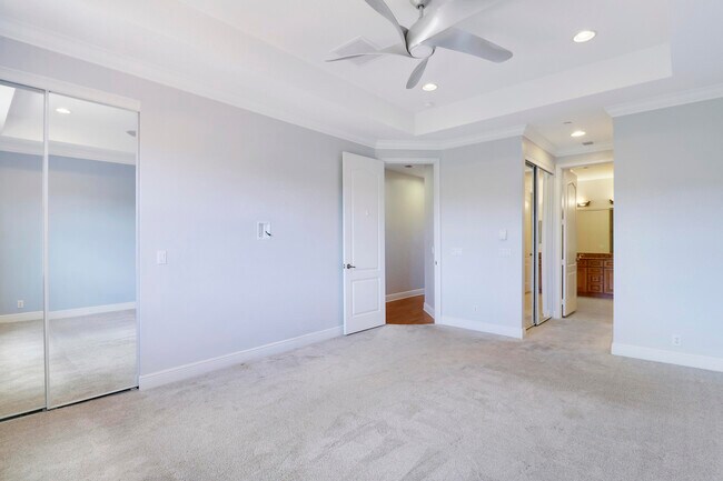 Building Photo - 4581 Artesa Way S