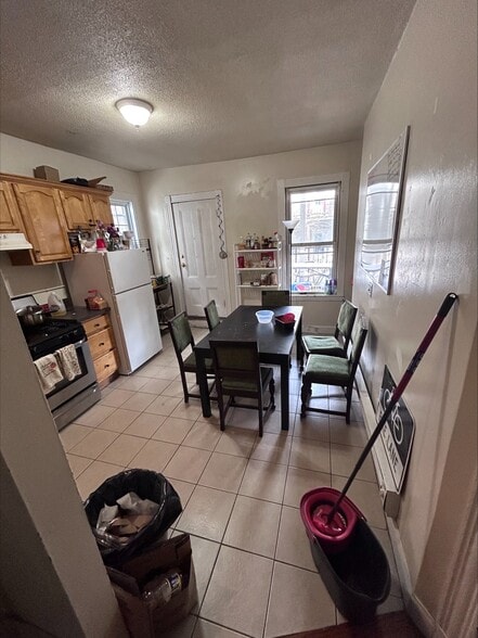 Building Photo - 55 Hillside St