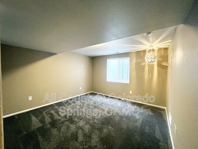 Building Photo - 14345 Woodrock Path