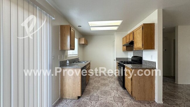 Building Photo - 15355 Lassen Dr