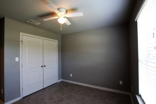 Building Photo - 6335 Villa Rosa Way
