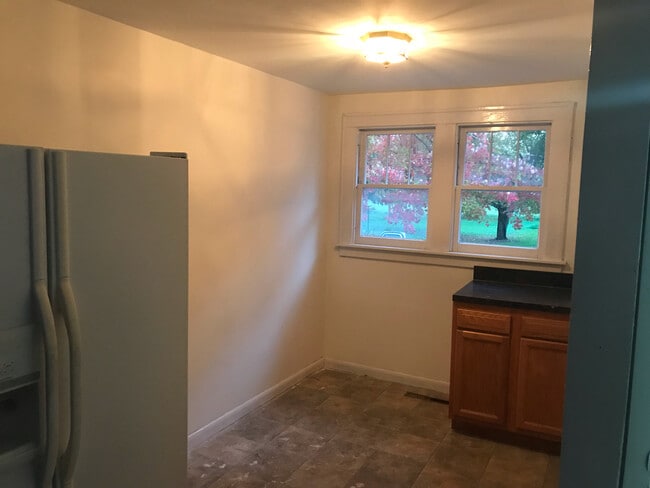 Building Photo - 566 E Sebewaing St