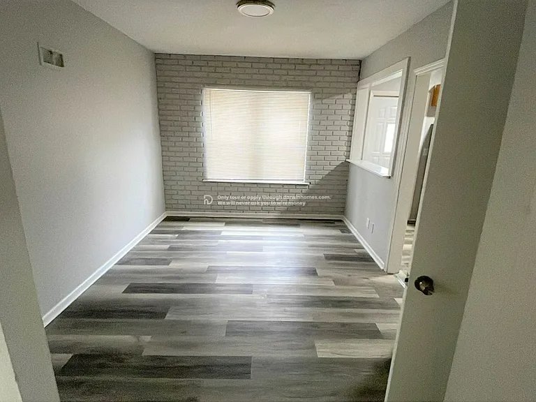 Building Photo - 5028 N 58th St