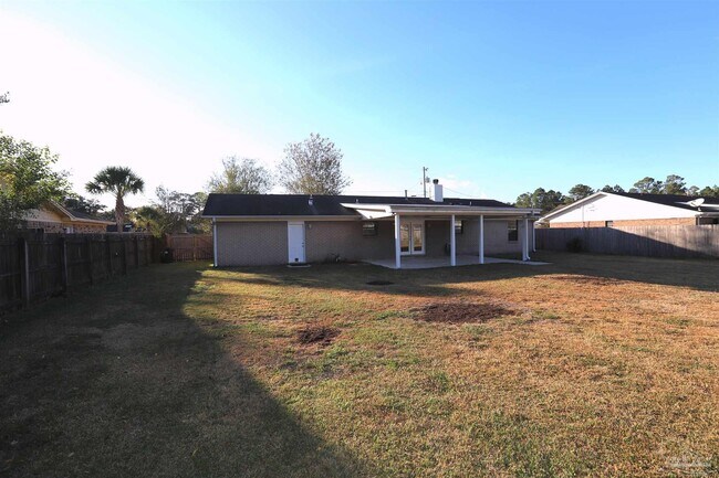 Building Photo - 648 Green Pine Dr