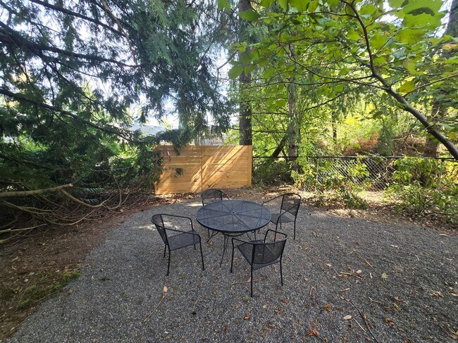 Building Photo - 7024 SW 152nd Ave