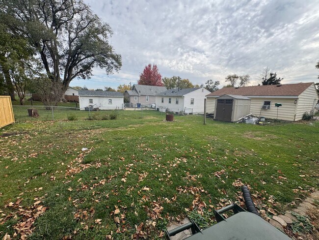 Building Photo - Oregon St 1153-1155