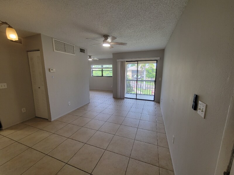 Building Photo - 5303 Summerlin Rd