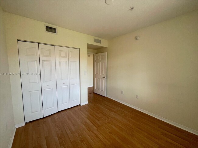 Building Photo - 6851 SW 44th St