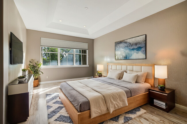 Building Photo - 1394 Harbor View W
