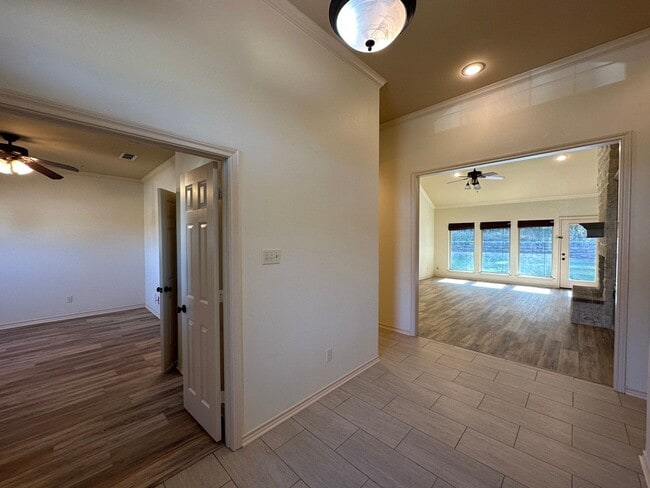 Building Photo - Coming Soon! Updated 5 Bedroom 3 Bath Home in South Tyler!
