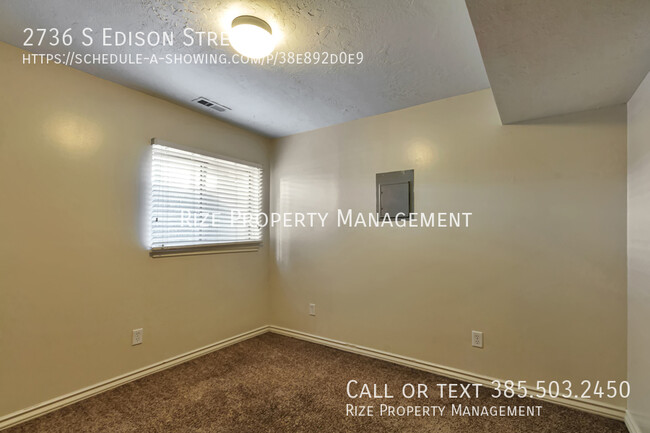 Building Photo - 2736 S Edison St