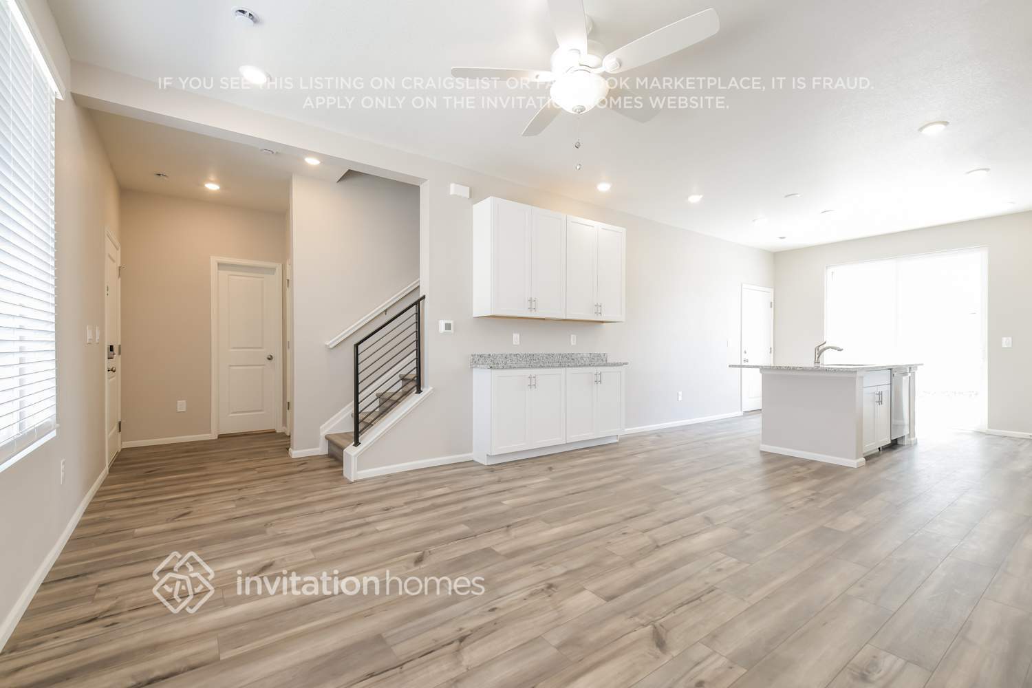Building Photo - 3341 Streamwood Dr