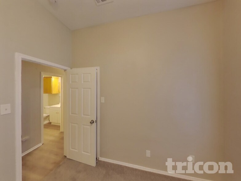 Building Photo - 2109 Pecan Creek Dr