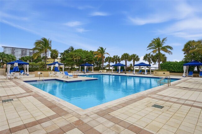 Building Photo - 2100 S Ocean Ln