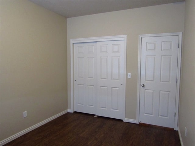 Building Photo - 738 Skipton Dr W
