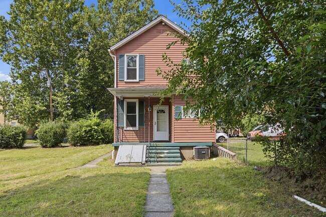 Building Photo - 827 Hinnerman St