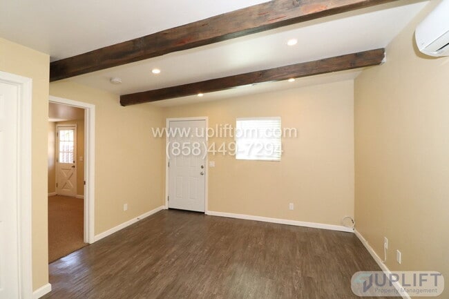 Building Photo - 320 7th St