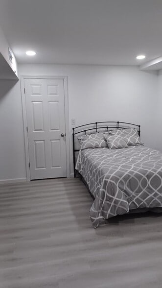 Building Photo - 45 Wrangle Brook Rd