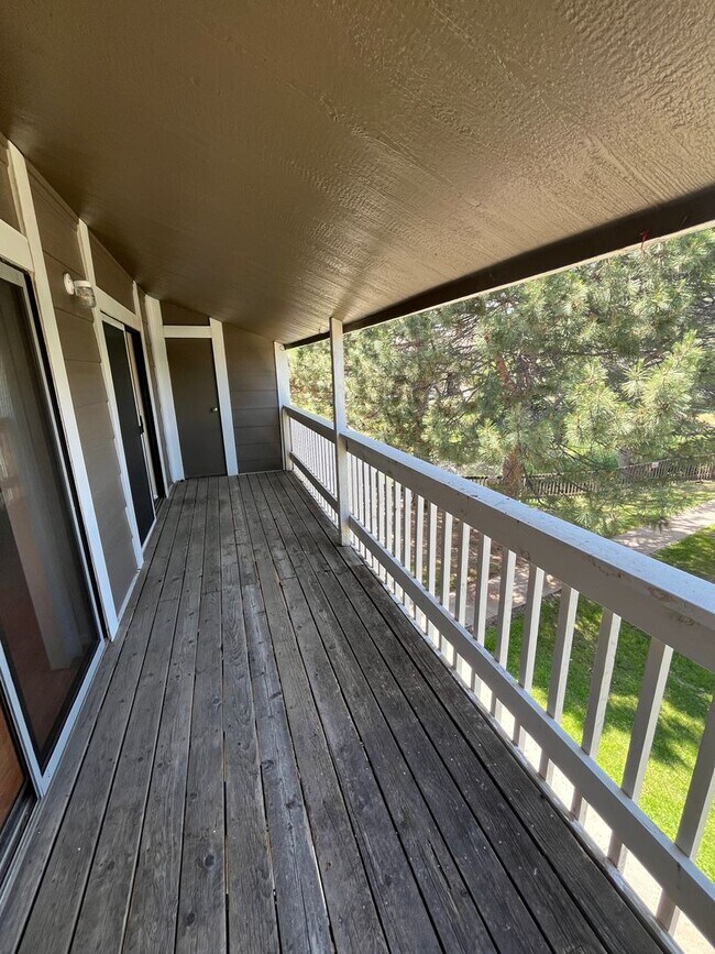 Building Photo - 3 Bed 2 Bath Updated Unit in Robinwood