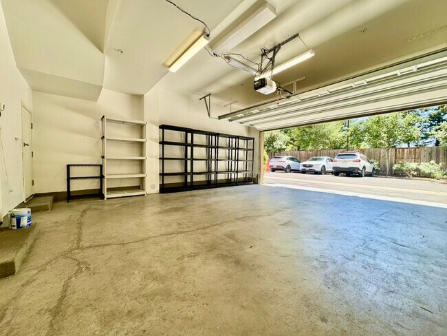 Building Photo - 6576 S Mariposa Ct