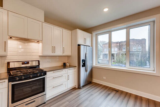 Building Photo - 4101 S Drexel Blvd