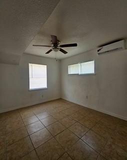 Building Photo - 3833 Mt Pleasant St