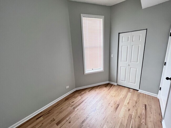 Building Photo - 1227 S Springfield Ave