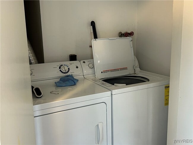 Building Photo - 18 Barone Cir