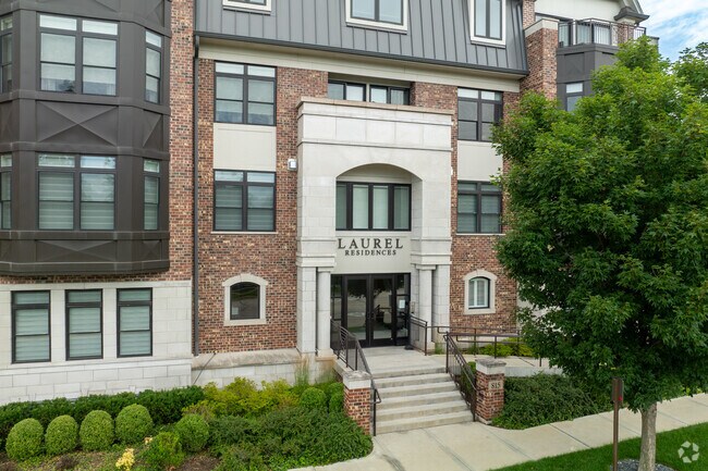 Entrance - Laurel Apartments