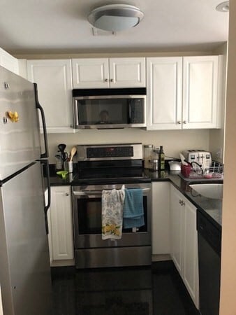 Building Photo - 10 Museum Way