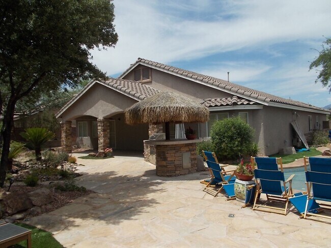Building Photo - 8317 W Jeremiahs Lodge Ave