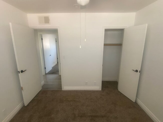Building Photo - Remodeled 4-Bedroom Home in the Heart of K...