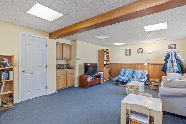 Building Photo - 94 Pullman St