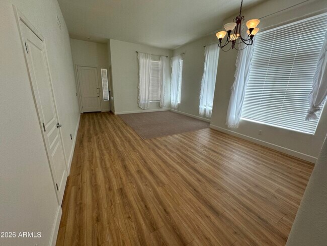 Building Photo - 1127 W Mesquite St