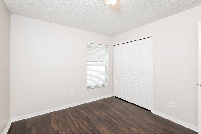 Building Photo - 1034 Cherry Valley Way