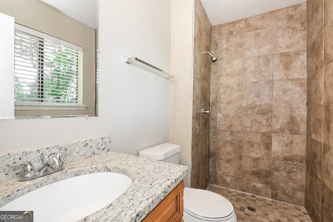 Building Photo - 3668 Willow Wood Way NW