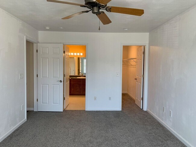 Building Photo - 165 Tula Cir