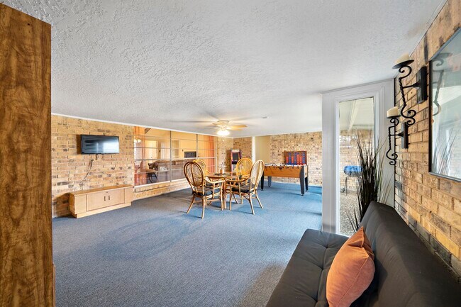 Building Photo - 4912 Goose Creek Dr