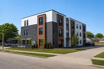 Building Photo - 4810-4810 N Santa Monica Blvd