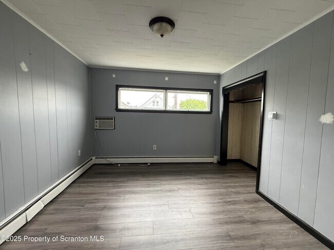 Building Photo - 1332-1332 Bryn Mawr St