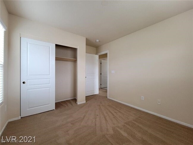 Building Photo - 9132 Spumante Ave