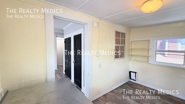 Building Photo - 35 Hill Ave