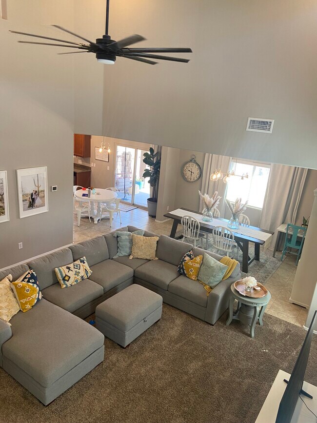 Building Photo - 9095 Blue Saguaro St