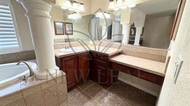 Building Photo - Beautiful 4 bedroom on LARGE private lot in PHELAN