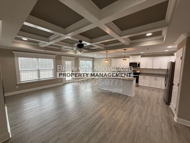 Building Photo - 3869 Doral Dr